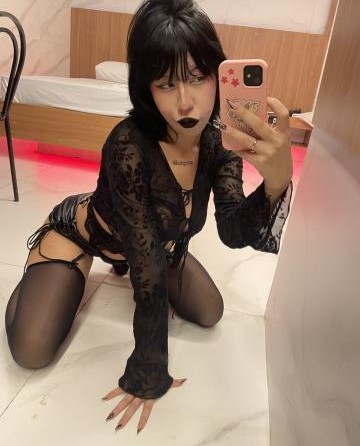 Lola Fox