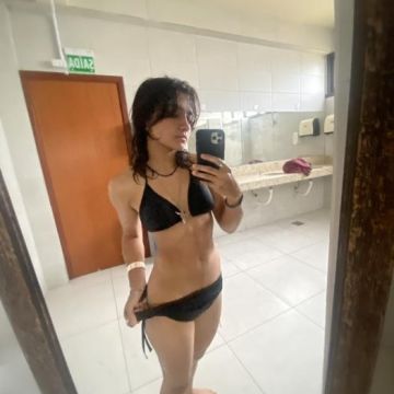 Mirror Twins - Acompanhante  (Foto 1)